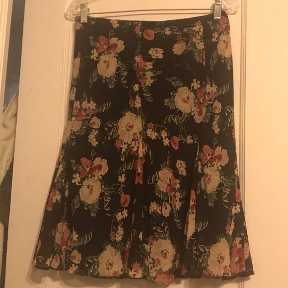 XL Tulip Hemmed Skirt - Picture 1 of 2